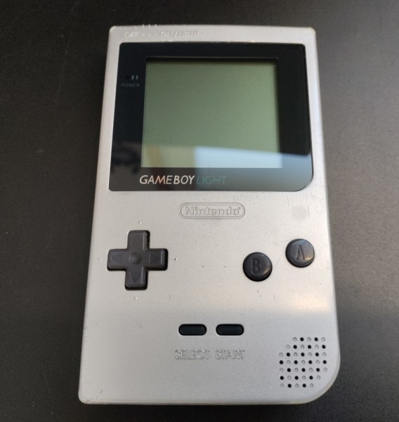 Game Boy Light Silber