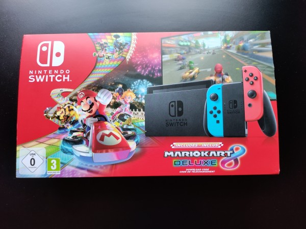 Nintendo Switch Konsole "Mario Kart 8 Deluxe" Bundle-Edition OVP