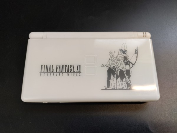 Nintendo DS Lite - "Final Fantasy XII: Revenant Wings" Edition (Budget)