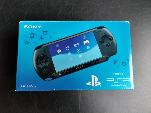 PlayStation Portable Street Charcoal Black OVP