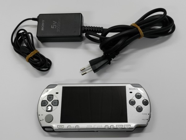 PlayStation Portable - FFVII Crisis Core Edition