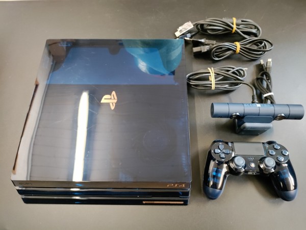 Sony PlayStation 4 Pro Konsole 2TB - 500 Million Limited Edition