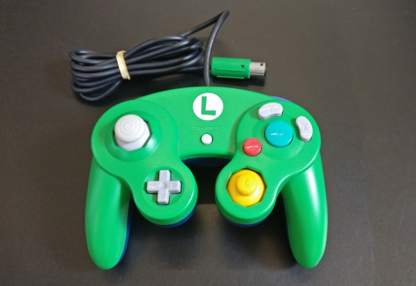 GameCube Controller - Club Nintendo Luigi Edition
